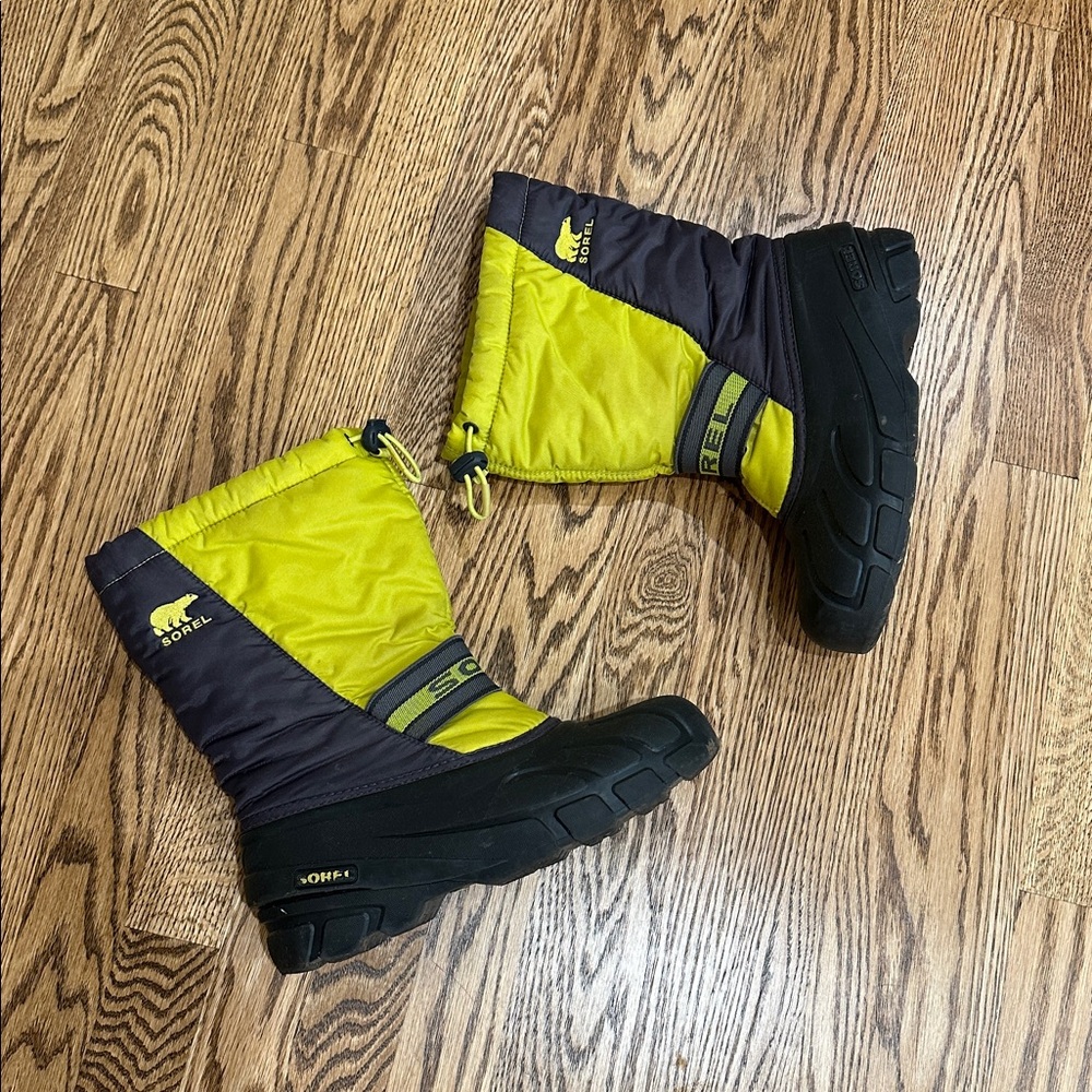 Sorel Black and Yellow Snow Boots